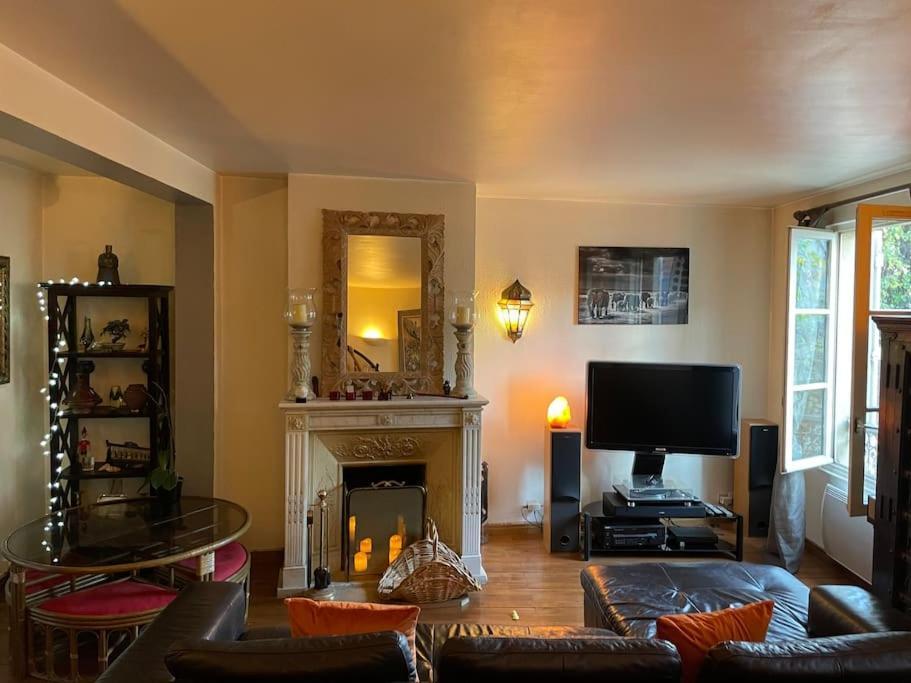 Appartement Sur Le Parvis De La Cathedrale Senlis  Exterior foto