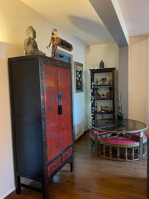 Appartement Sur Le Parvis De La Cathedrale Senlis  Exterior foto