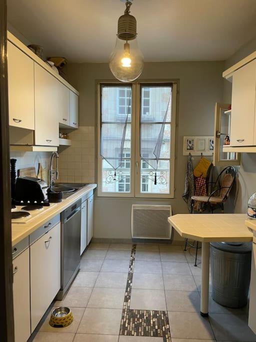 Appartement Sur Le Parvis De La Cathedrale Senlis  Exterior foto