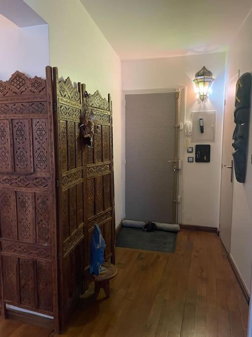 Appartement Sur Le Parvis De La Cathedrale Senlis  Exterior foto